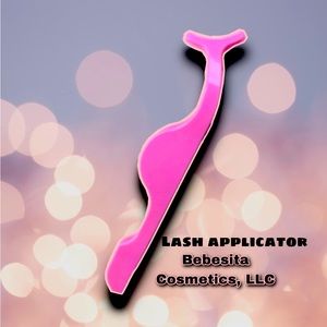 Pink Eyelash Applicator